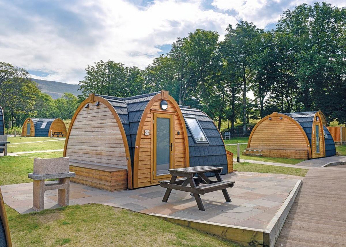 Dovestone Holiday Park Hotel Greenfield  Exterior photo